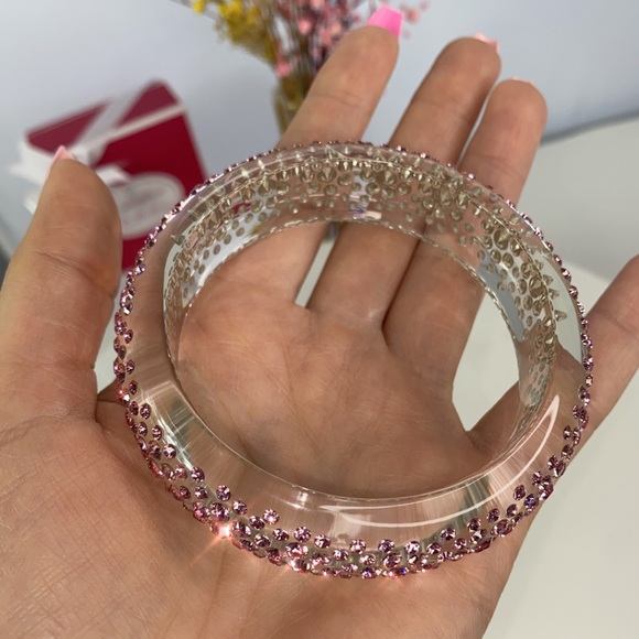 Clear Lucite bangle Embellished with pink European Crystal Stone Elements, New - Picture 4 of 13